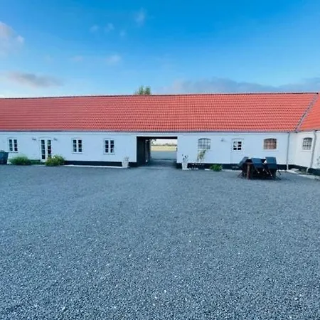 Large Cozy Living With Bedroom, Bathroom